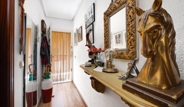 Resale - Apartment -
Torrevieja - Centro