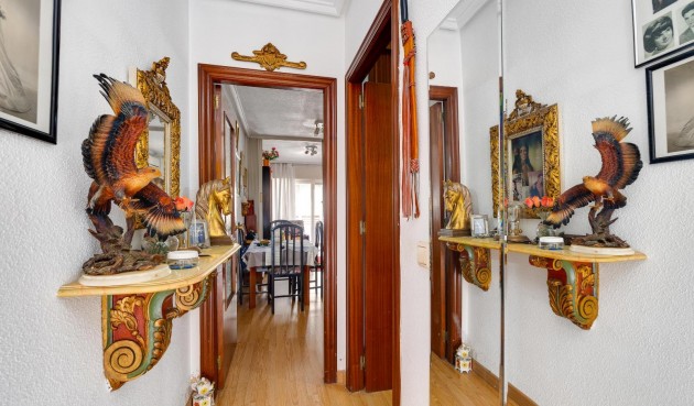 Resale - Apartment -
Torrevieja - Centro