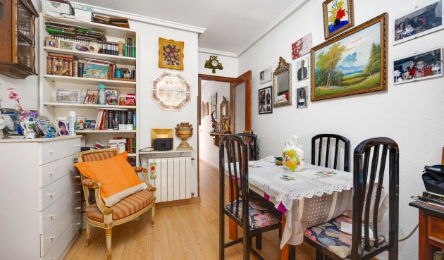 Resale - Apartment -
Torrevieja - Centro