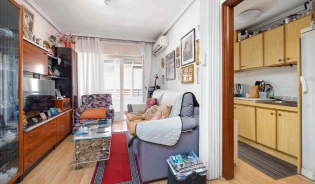 Resale - Apartment -
Torrevieja - Centro