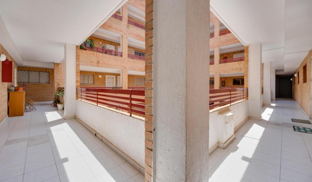 Resale - Apartment -
Torrevieja - Centro