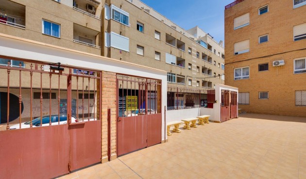 Resale - Apartment -
Torrevieja - Centro