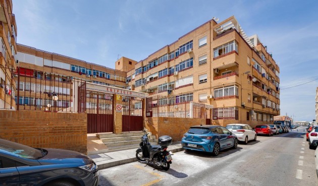 Resale - Apartment -
Torrevieja - Centro