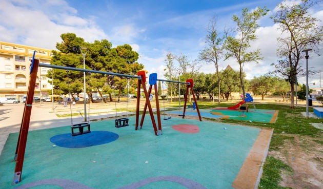 Resale - Apartment -
Torrevieja - Centro