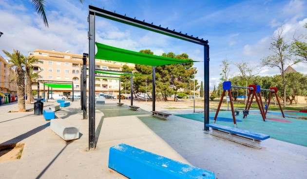 Resale - Apartment -
Torrevieja - Centro