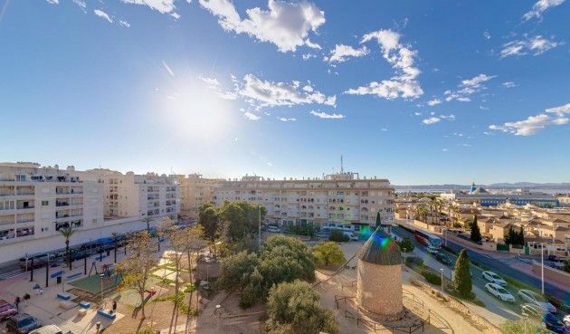 Resale - Apartment -
Torrevieja - Centro