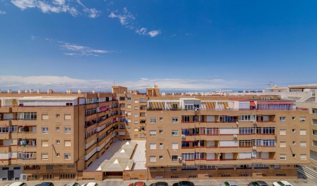 Resale - Apartment -
Torrevieja - Centro