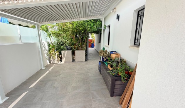 Resale - Villa -
Los Montesinos - Costa Blanca