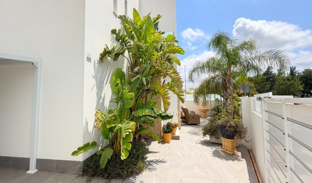 Resale - Villa -
Los Montesinos - Costa Blanca