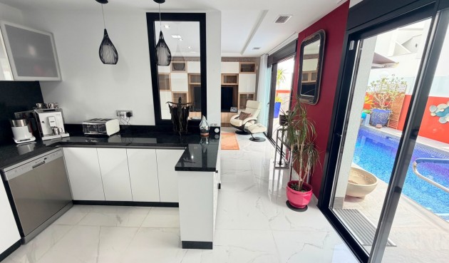 Resale - Villa -
Los Montesinos - Costa Blanca