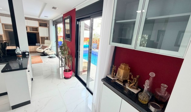 Resale - Villa -
Los Montesinos - Costa Blanca