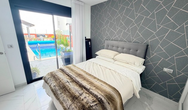 Resale - Villa -
Los Montesinos - Costa Blanca