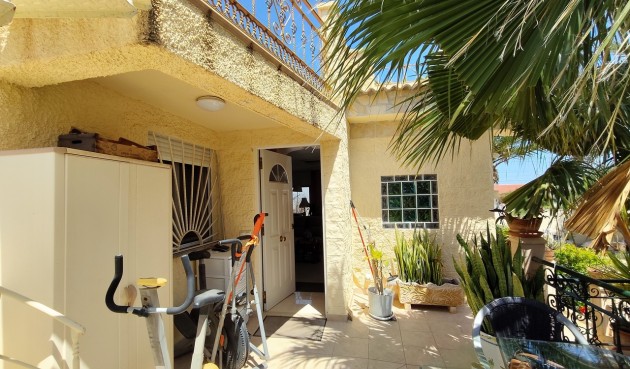 Brukt - Villa -
Ciudad Quesada - Costa Blanca