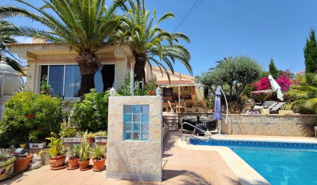 Brukt - Villa -
Ciudad Quesada - Costa Blanca