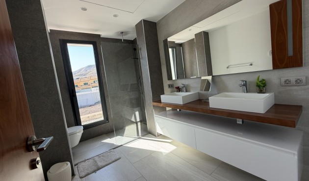 Brukt - Villa -
Finestrat - Costa Blanca