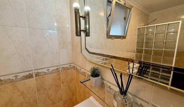 Resale - Apartment -
Torrevieja - Playa del Cura