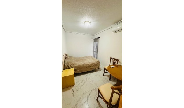 Brukt - Apartment -
Torrevieja - Acequion