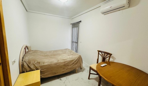 Brukt - Apartment -
Torrevieja - Acequion