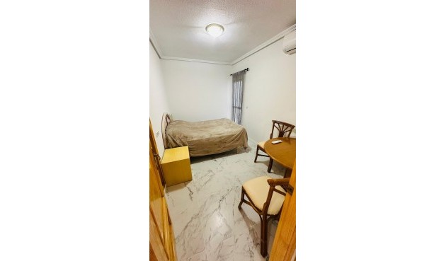 Brukt - Apartment -
Torrevieja - Acequion