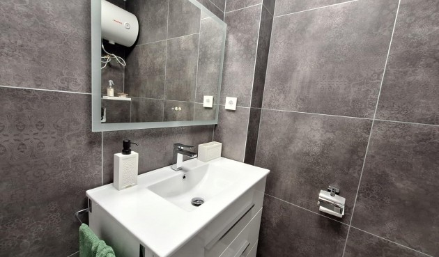 Brukt - Apartment -
Torrevieja - Torretas