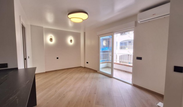 Brukt - Apartment -
Torrevieja - Playa de los Locos