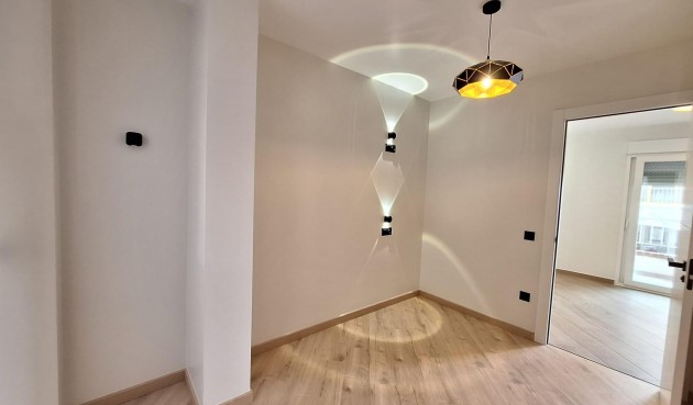Brukt - Apartment -
Torrevieja - Playa de los Locos