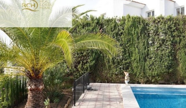 Brukt - Villa -
La Nucía - Montebello - Nou Espai