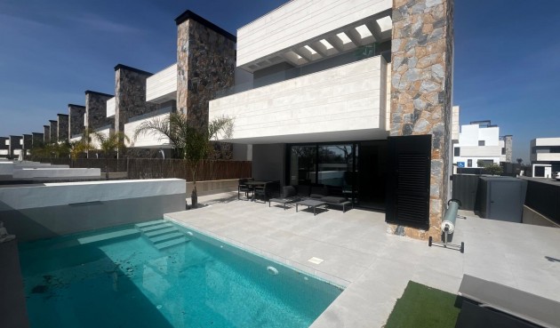 Brukt - Villa -
Torre Pacheco - Inland
