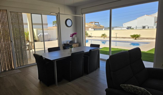 Brukt - Villa -
Torrevieja - La Siesta - El Salado - Torreta
