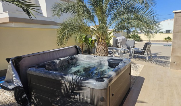 Brukt - Villa -
Torrevieja - La Siesta - El Salado - Torreta