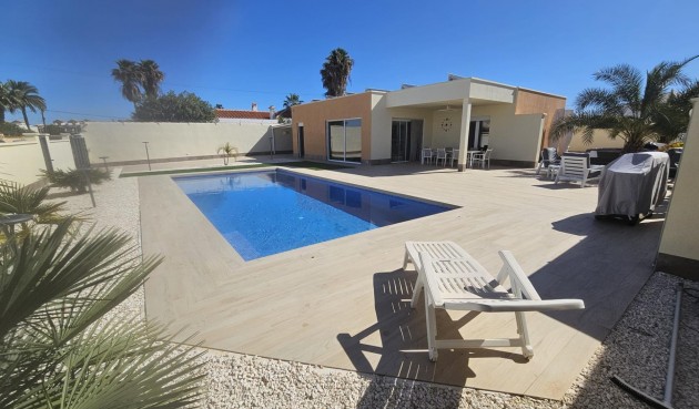 Brukt - Villa -
Torrevieja - La Siesta - El Salado - Torreta