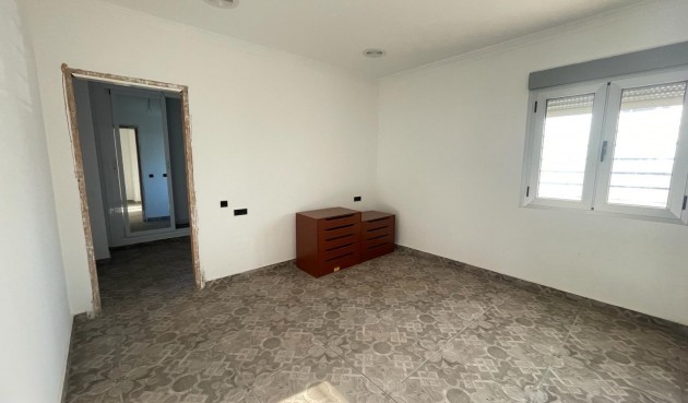 Resale - Villa -
Torrevieja - La Siesta - El Salado - Torreta