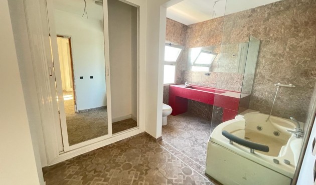 Resale - Villa -
Torrevieja - La Siesta - El Salado - Torreta