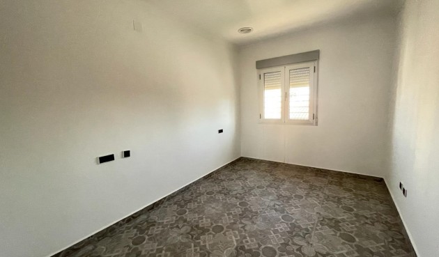 Resale - Villa -
Torrevieja - La Siesta - El Salado - Torreta