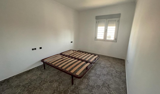 Resale - Villa -
Torrevieja - La Siesta - El Salado - Torreta