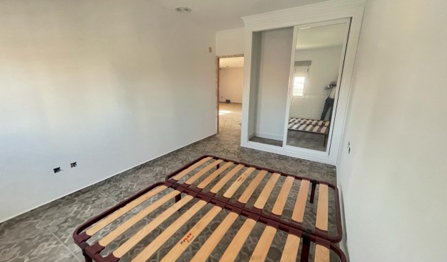 Resale - Villa -
Torrevieja - La Siesta - El Salado - Torreta