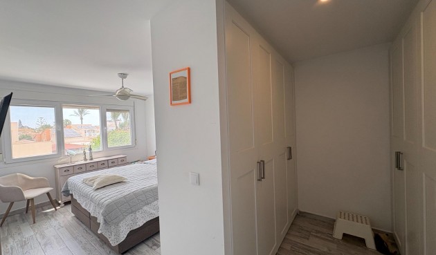 Resale - Villa -
Torrevieja - La Siesta - El Salado - Torreta