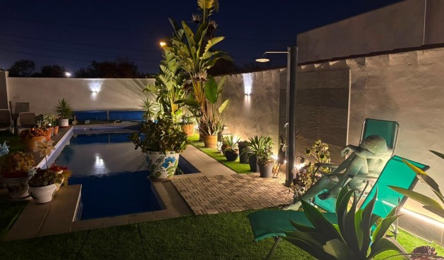 Resale - Villa -
Torrevieja - La Siesta - El Salado - Torreta