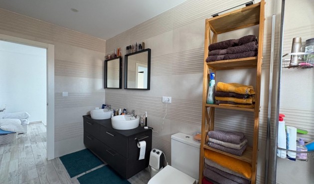 Resale - Villa -
Torrevieja - La Siesta - El Salado - Torreta