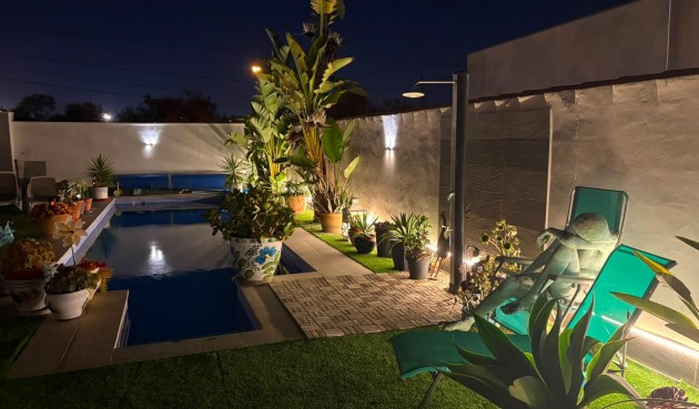 Resale - Villa -
Torrevieja - La Siesta - El Salado - Torreta