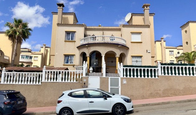 Brukt - Town House -
Orihuela Costa - Costa Blanca