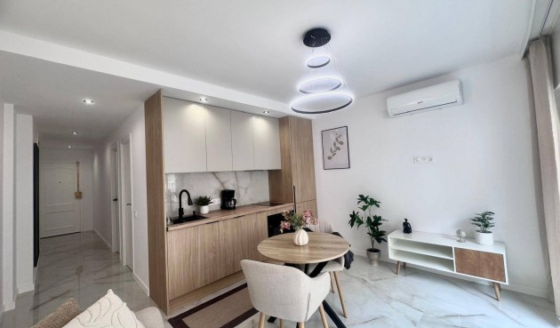 Brukt - Apartment -
Torrevieja - Estacion De Autobuses