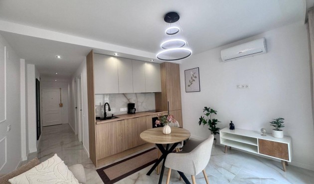 Brukt - Apartment -
Torrevieja - Estacion De Autobuses