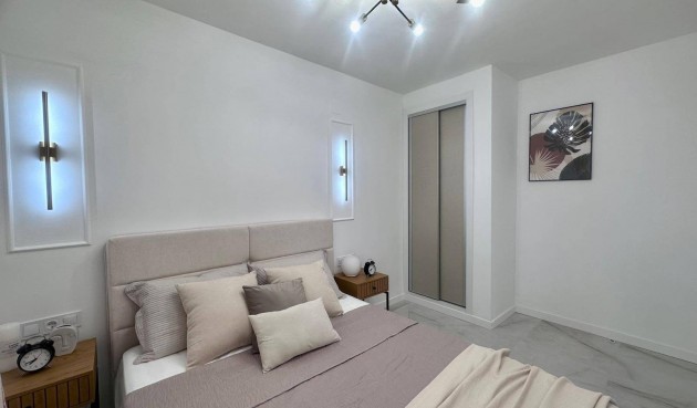 Brukt - Apartment -
Torrevieja - Estacion De Autobuses