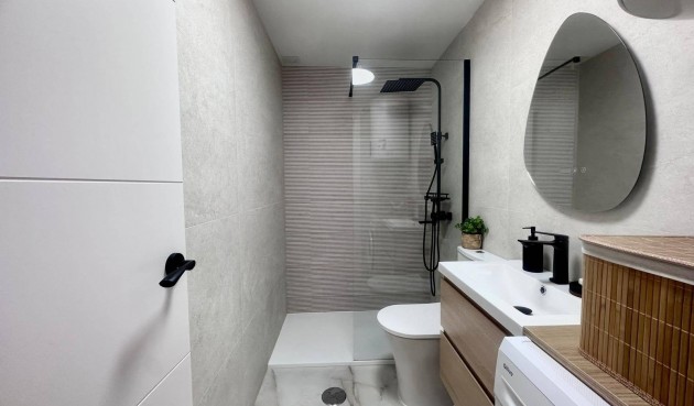 Brukt - Apartment -
Torrevieja - Estacion De Autobuses