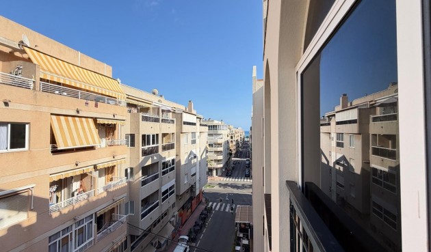 Resale - Apartment -
Torrevieja - Playa del Cura