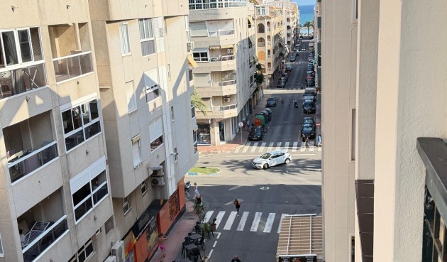 Resale - Apartment -
Torrevieja - Playa del Cura