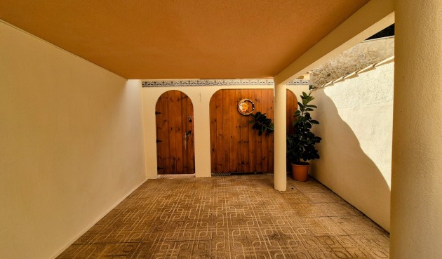 Brukt - Villa -
Villamartin - Costa Blanca