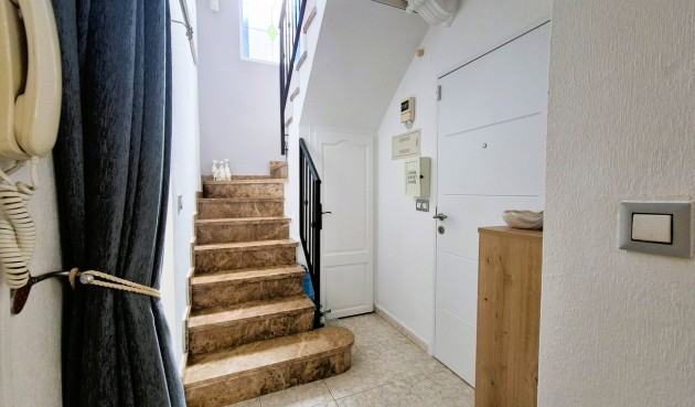 Brukt - Villa -
Villamartin - Costa Blanca