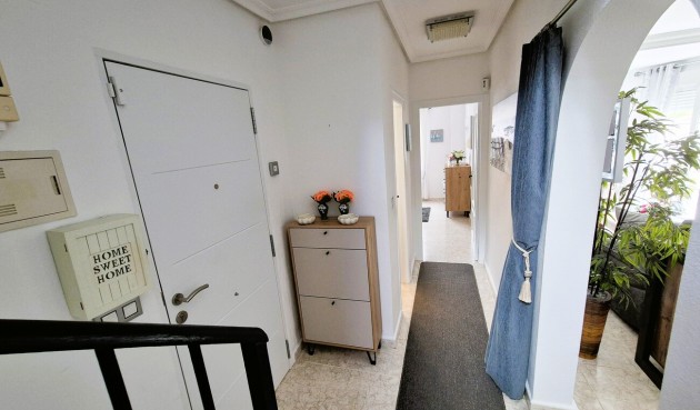 Brukt - Villa -
Villamartin - Costa Blanca